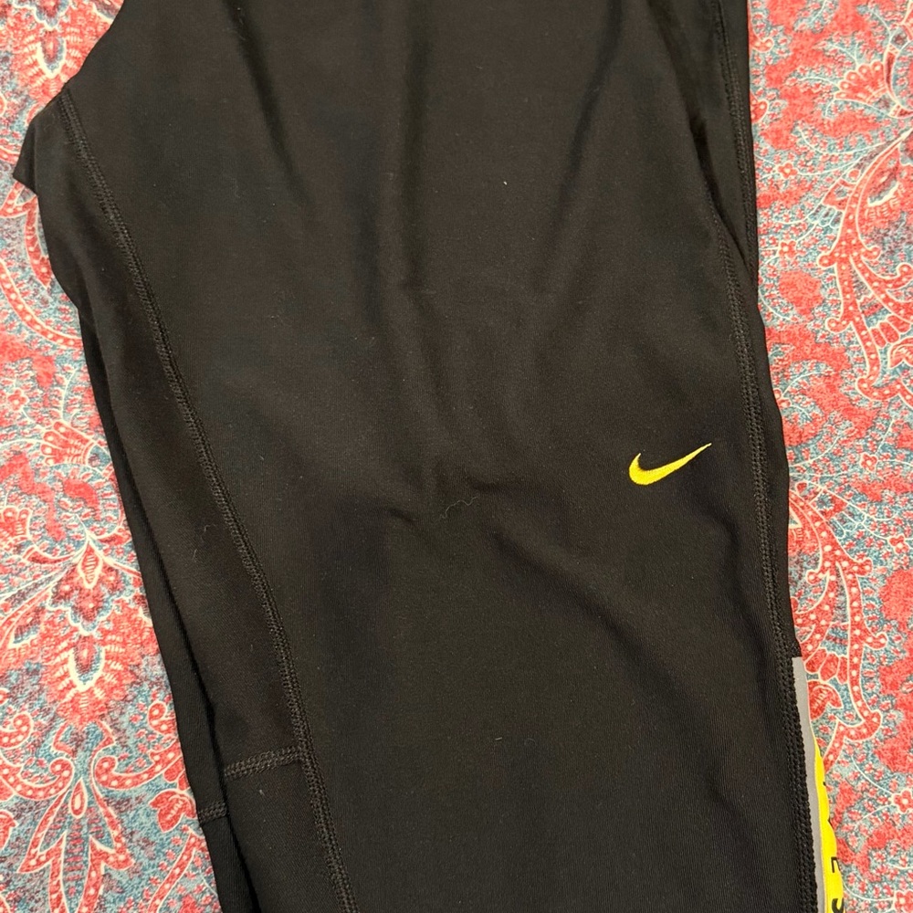 Nike Women’s Black and Yellow Leggings-Knee Length